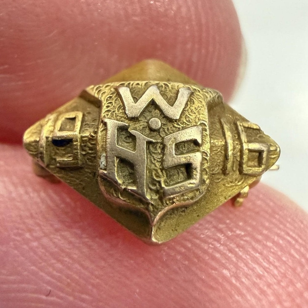 Antique 1916 W High School 10K Yellow Gold Pin Unmarked Tested 1.4 Grams 0.5"